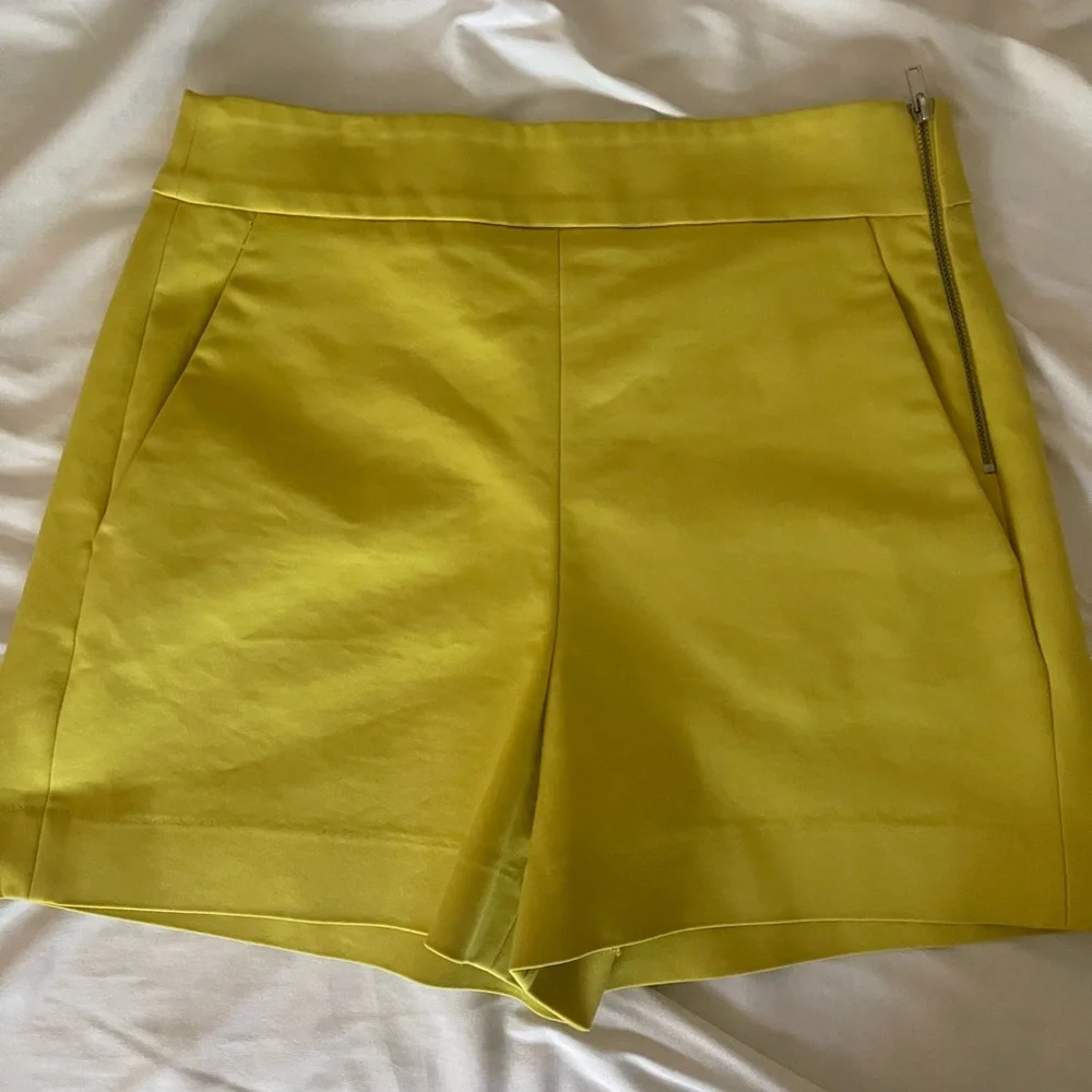 Zara high waisted shorts - Picture 2 of 3